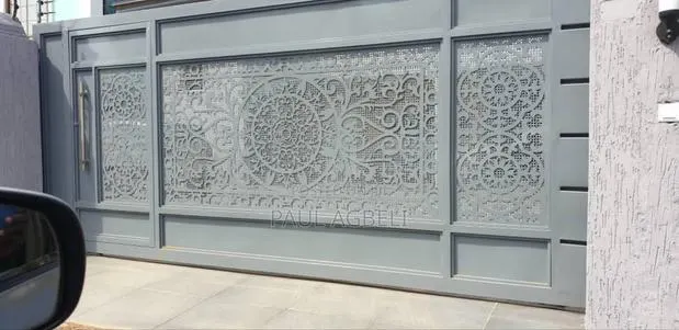 Beautiful Main Gate · Photo 1