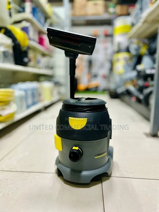 Karcher Dry Vacuum Cleaner · Photo 1