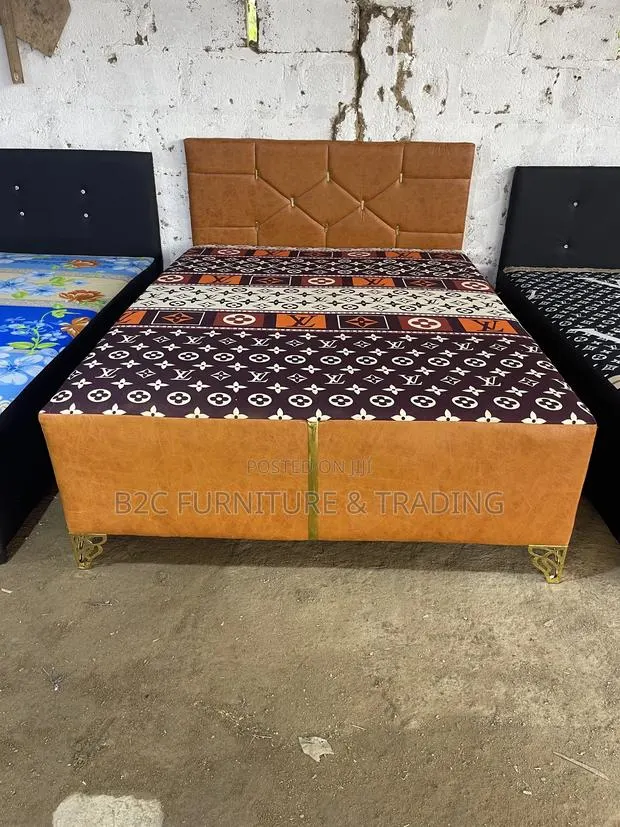 Fixed Double Bed · Photo 1