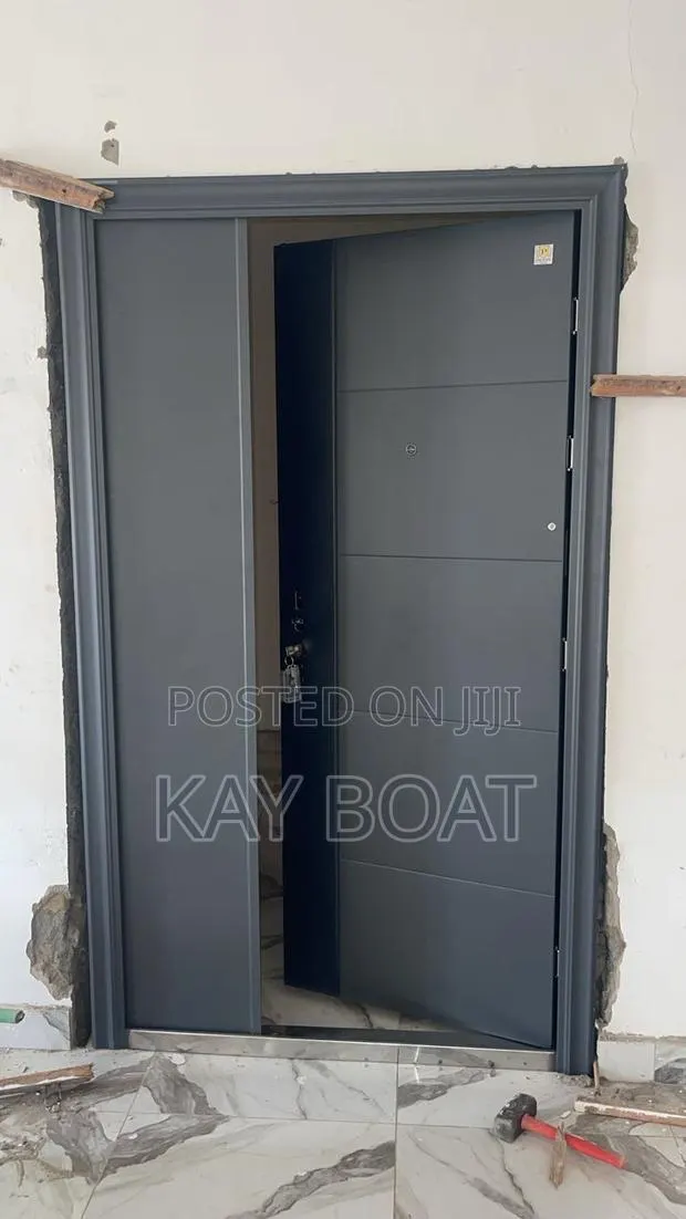 A Neat One and Half Door · Photo 1