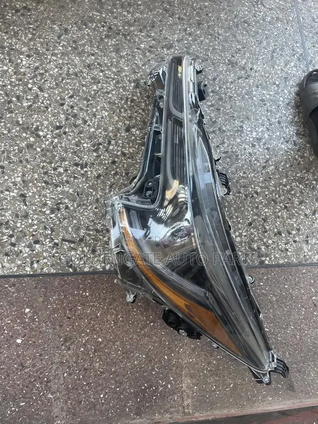 Toyota Corolla 2019 2020 2022 Headlight Sport · Photo 1