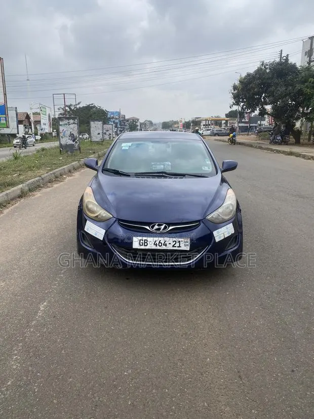 Hyundai Elantra for Rent With Professional Driver · Photo 1