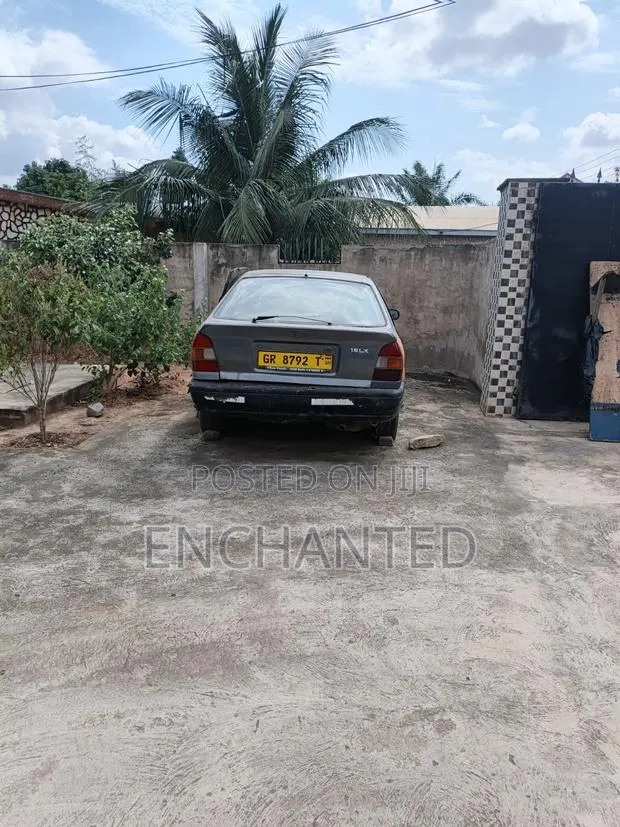 Nissan Primera 2004 Gray · Photo 1