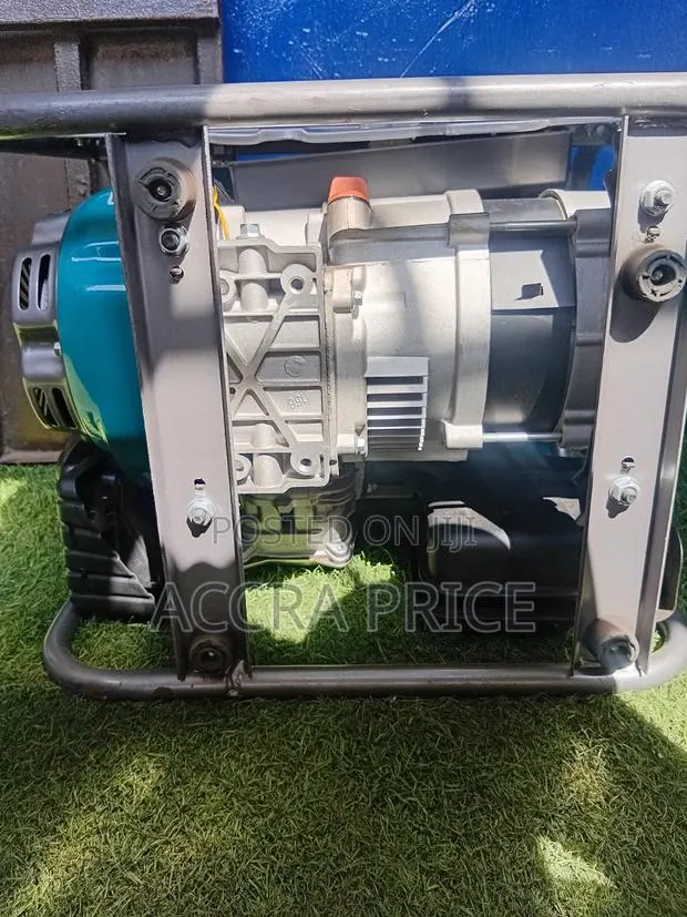 TOTAL GENERATOR 1200W Petrol Generator for Everyday Power · Photo 1
