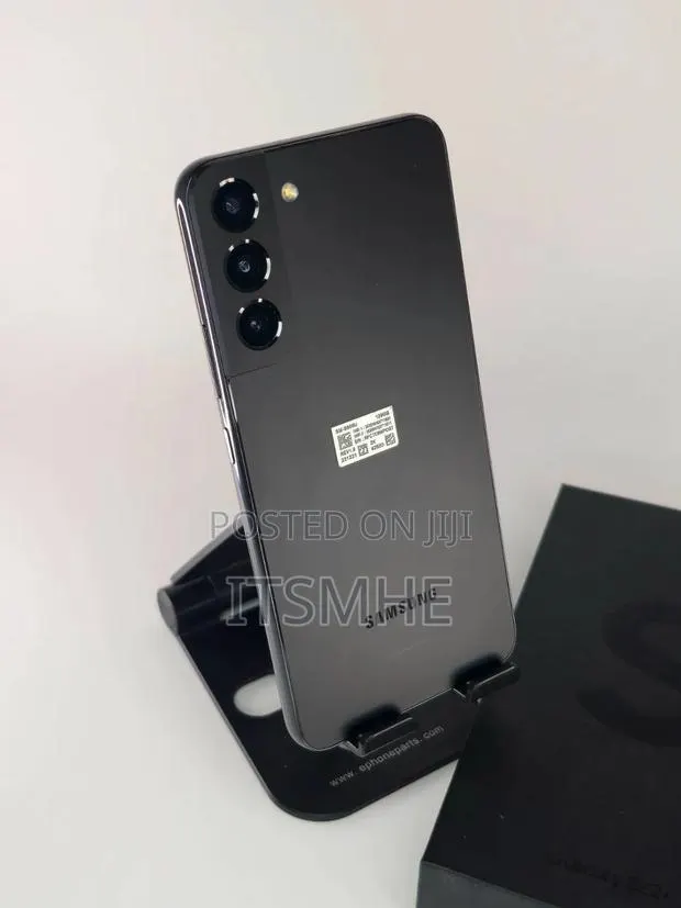 New Samsung Galaxy S22+ 5G 128 GB Black · Photo 1