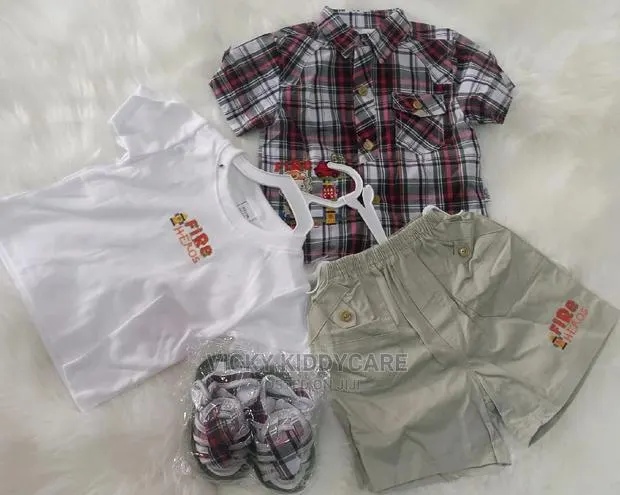 4 Pcs Boys Attire · Photo 1