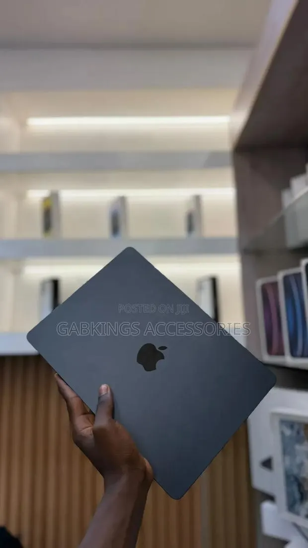 Laptop Apple MacBook Air 2022 M2 8GB Apple M2 SSD 2T · Photo 1