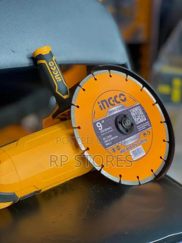 Ingco Angle Grinder 2400w With Dics · Photo 1