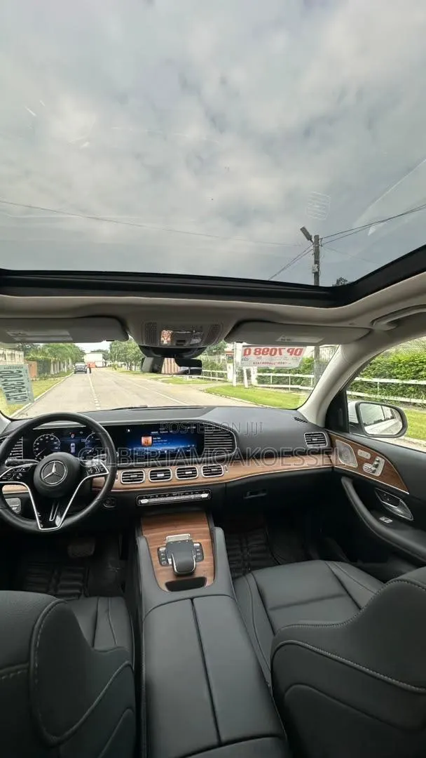 Mercedes-Benz GLE-Class GLE 350 2025 White · Photo 1