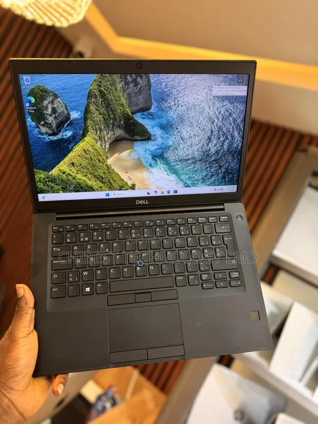 Laptop Dell Latitude 7490 16GB Intel Core i7 SSD 512GB · Photo 1
