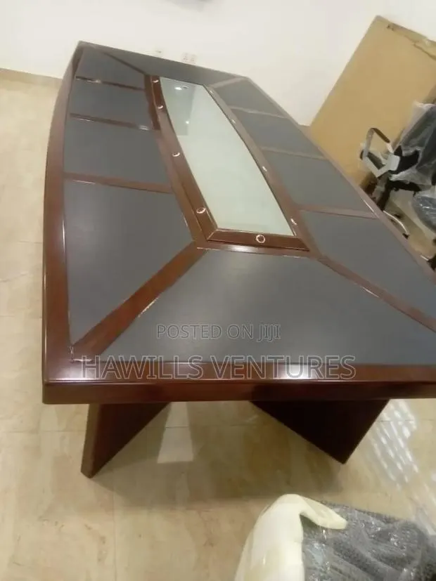 Meeting/Conference Table · Photo 1