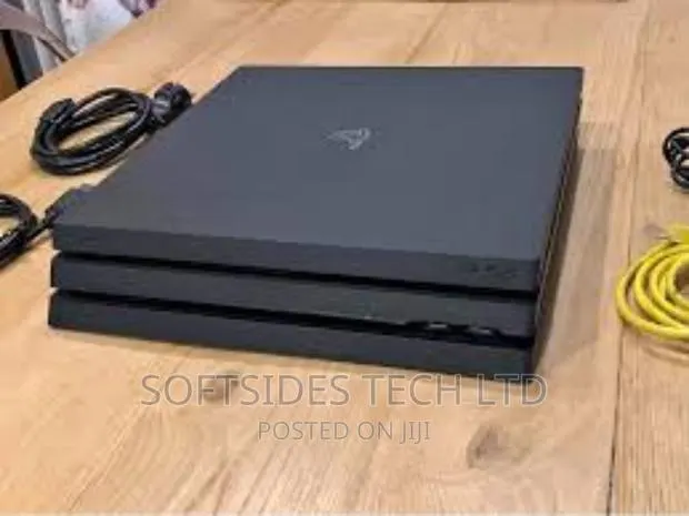 Playstation 4 Pro 1tb and Controler Hot Sale · Photo 1