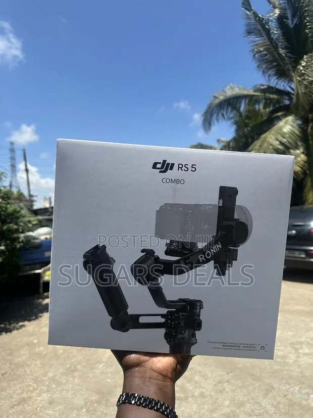 DJI RS 5 Gimbal Combo Kit With AI Tracking Module & Briefcase Handle · Photo 1