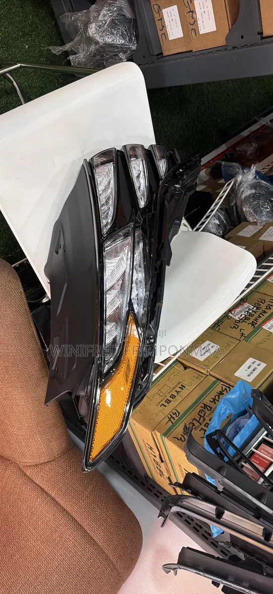 Hyundai Tucson 2022 2023, 2024 Headlight/DRL · Photo 1