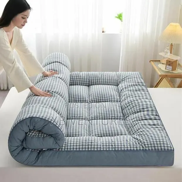 Extra-Thick Floor Futon Mattress · Photo 1