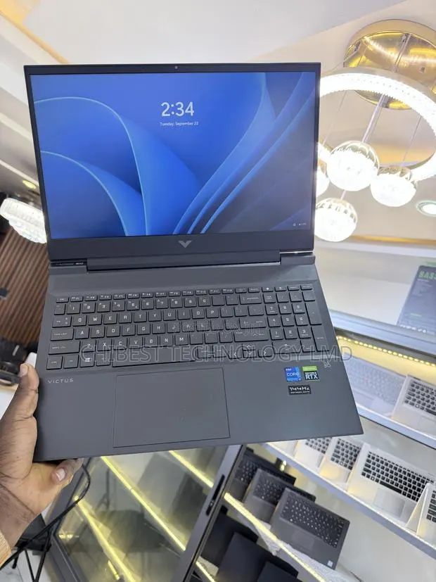 Laptop HP Victus 15 24GB Intel Core i7 SSD 1T · Photo 1
