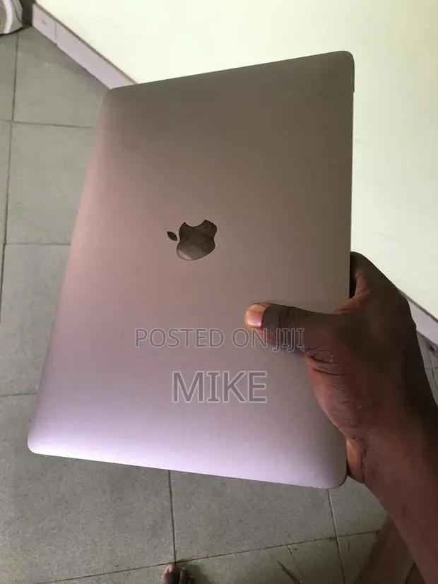Laptop Apple MacBook Pro 2020 8GB Intel Core i5 SSD 512GB · Photo 1