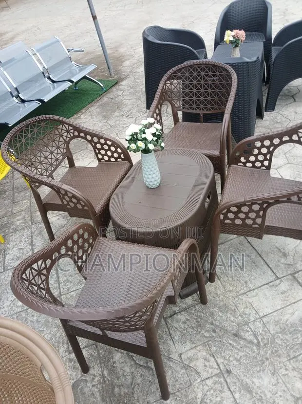 Garden Set 4 Seater · Photo 1