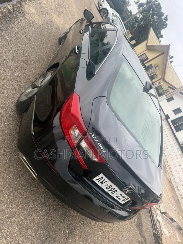 Honda Accord Touring 2018 Black · Photo 1