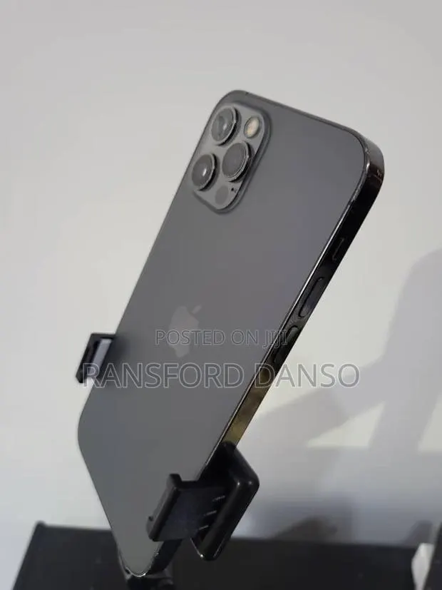Apple iPhone 12 Pro 128 GB Black · Photo 1