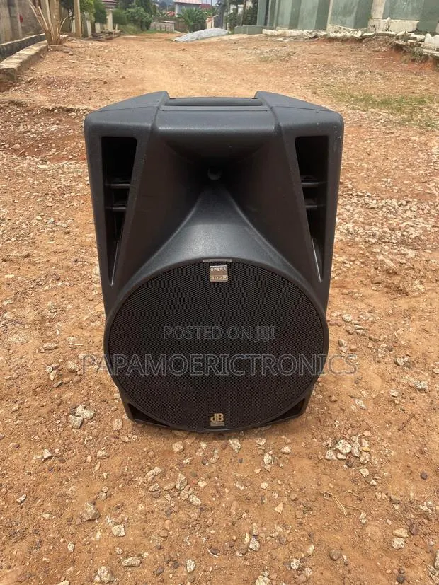 sigleDB Technologies OPERA 402D Active Box Digital,300W+100W RMS 12"/1 · Photo 1