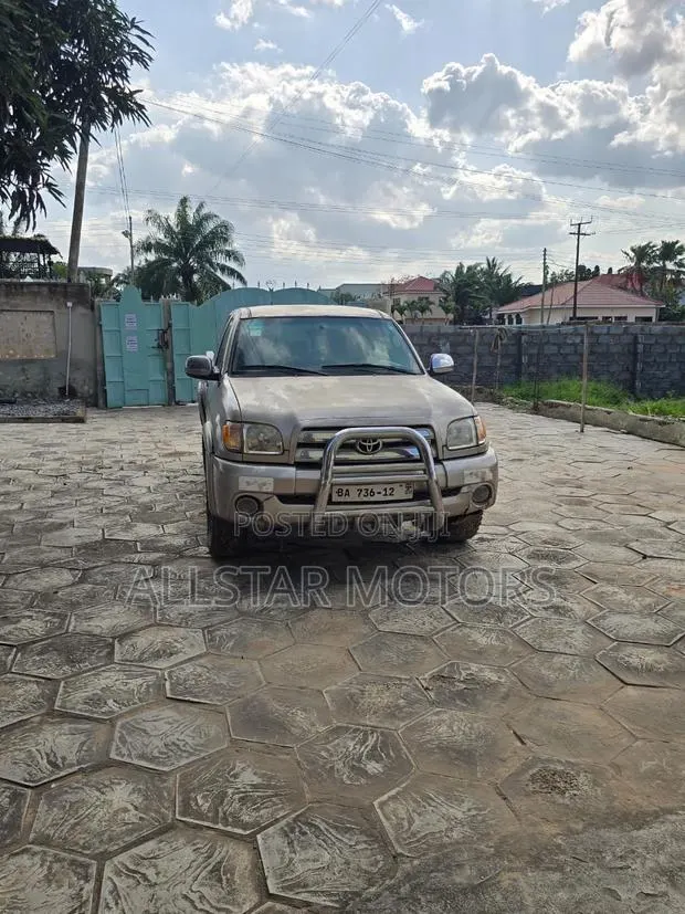 Toyota Tundra Work Truck 2011 · Photo 1