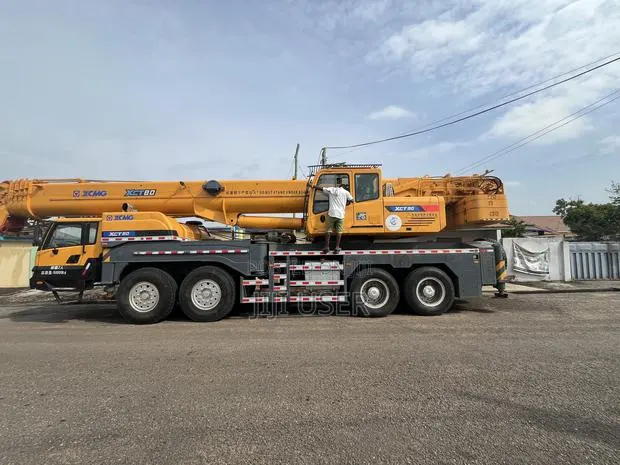 Mobile Crane · Photo 1
