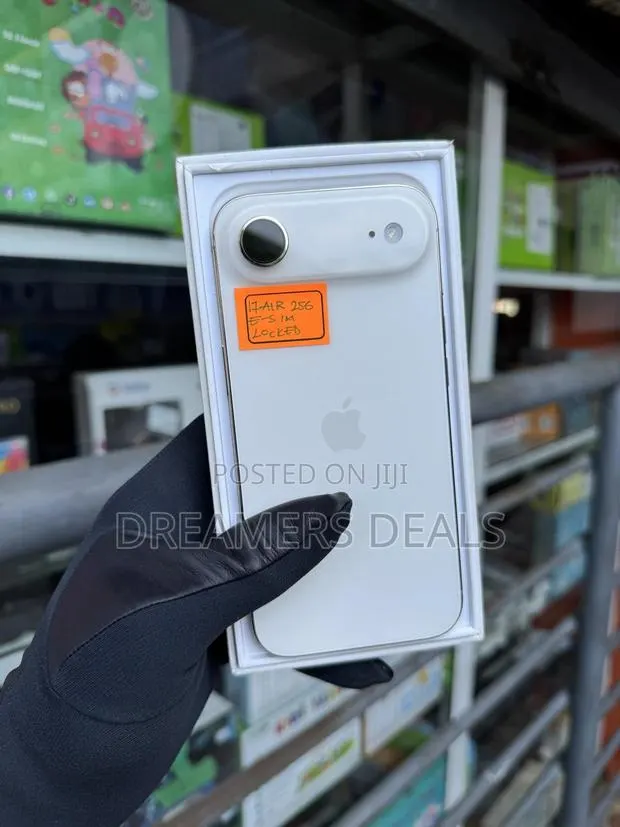 Apple iPhone Air 256 GB Gold · Photo 1