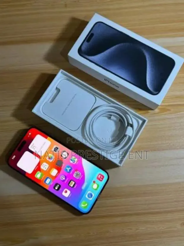 New Apple iPhone 15 Pro Max 256 GB Blue · Photo 1