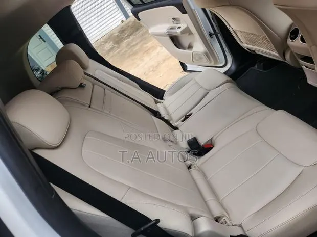 Mercedes-Benz GLB-Class GLB 250 4MATIC 2022 White · Photo 1