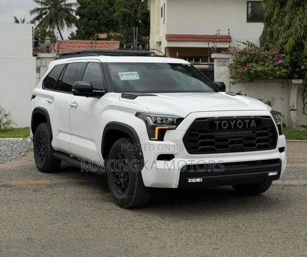 Toyota Sequoia TRD PRO 4WD 2026 White · Photo 1