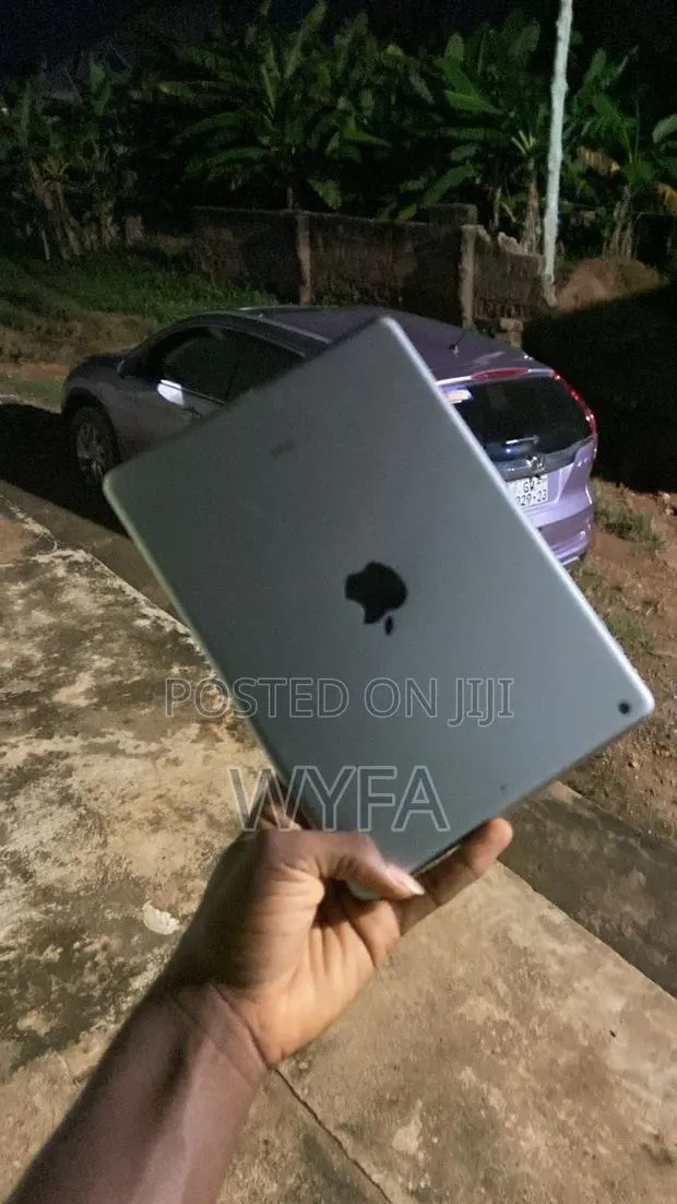 Apple iPad Air 16 GB Silver · Photo 1