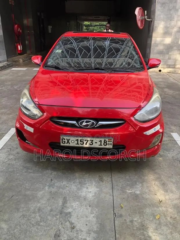 Hyundai Accent 2011 Red · Photo 1