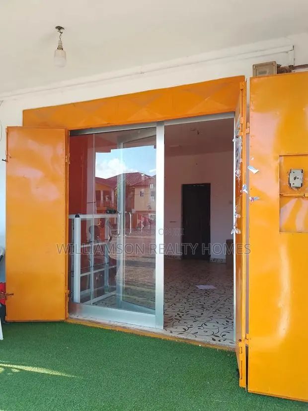 Road Side Shop/Store/Office Space/Warehouse, Spintex · Photo 1