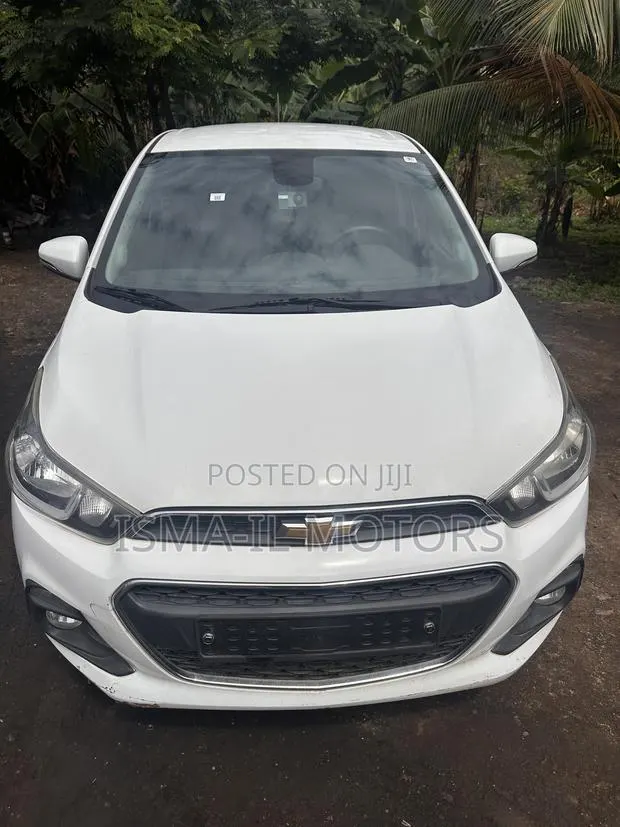 Chevrolet Spark LS CVT 2016 White · Photo 1