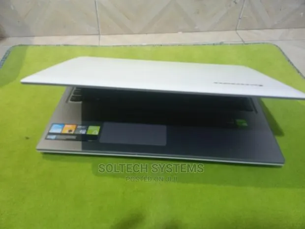 Laptop Lenovo IdeaPad 330S 8GB Intel Core i7 HDD 500GB · Photo 1