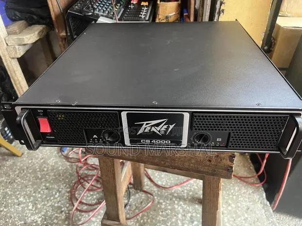 Peavey Cs4000 Power Amplifier · Photo 1