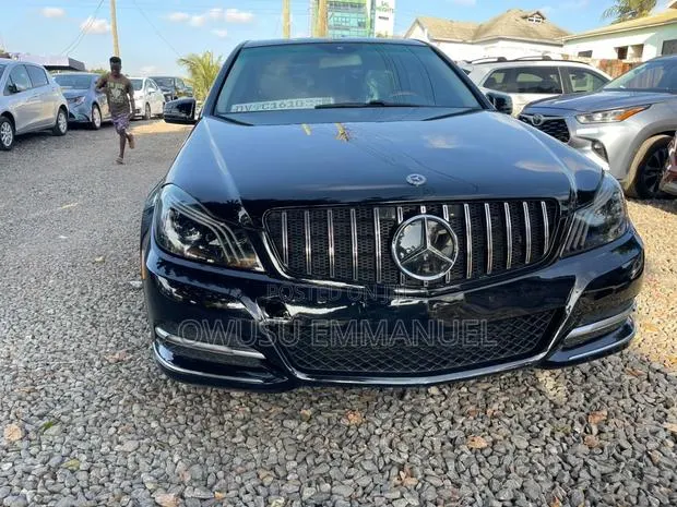 Mercedes-Benz C250 2014 Black · Photo 1