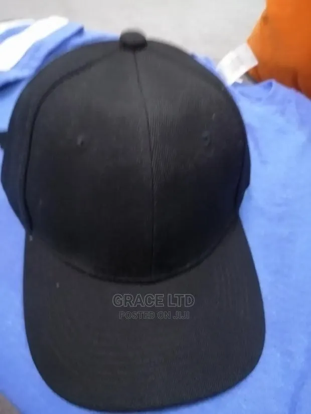 Baseball Caps With Buckle · Photo 1