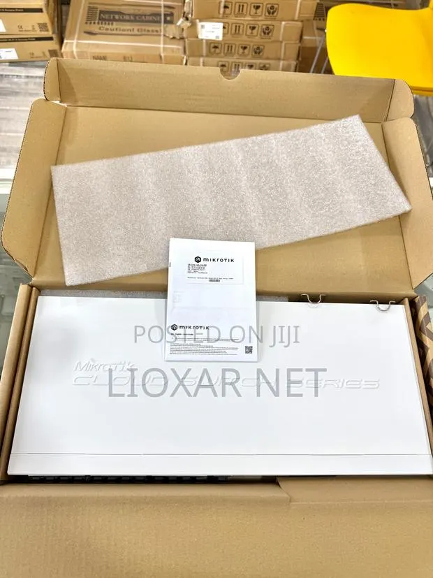 MikroTik CRS326-24S+2Q+RM Switch – 24x SFP, 2x QSFP+ Fiber Rackmount · Photo 1