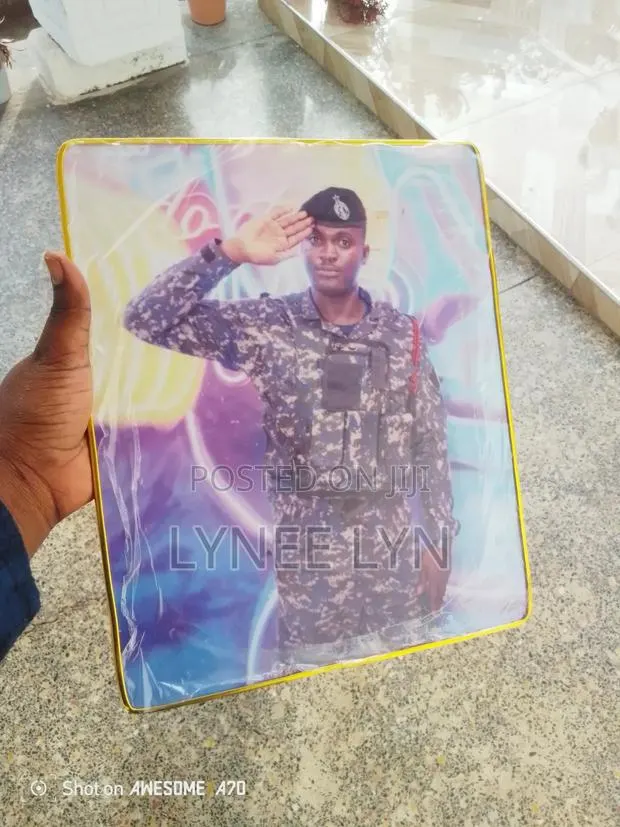Picture Frame for Sale, Customerization and Graphic Designing · Photo 1