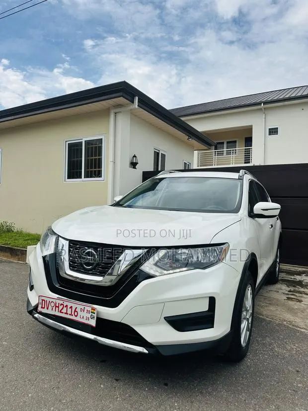 Nissan Rogue SV AWD 2020 White · Photo 1