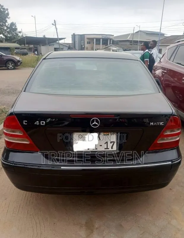 Mercedes-Benz C240 2005 Black · Photo 1