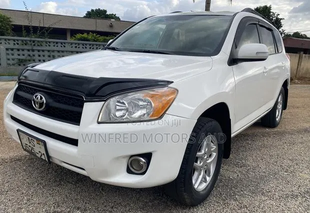Toyota RAV4 2.5 4x4 2012 White · Photo 1