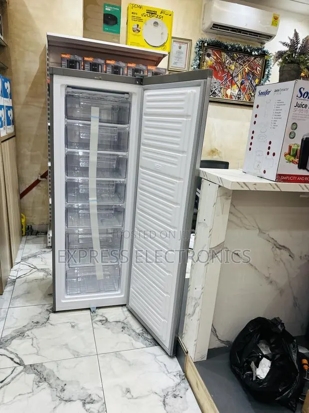 Mesmeric Design Upright Freezer Puf-370-1a · Photo 1