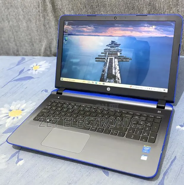 Laptop HP Pavilion 15 8GB Intel Core i3 HDD 1T · Photo 1