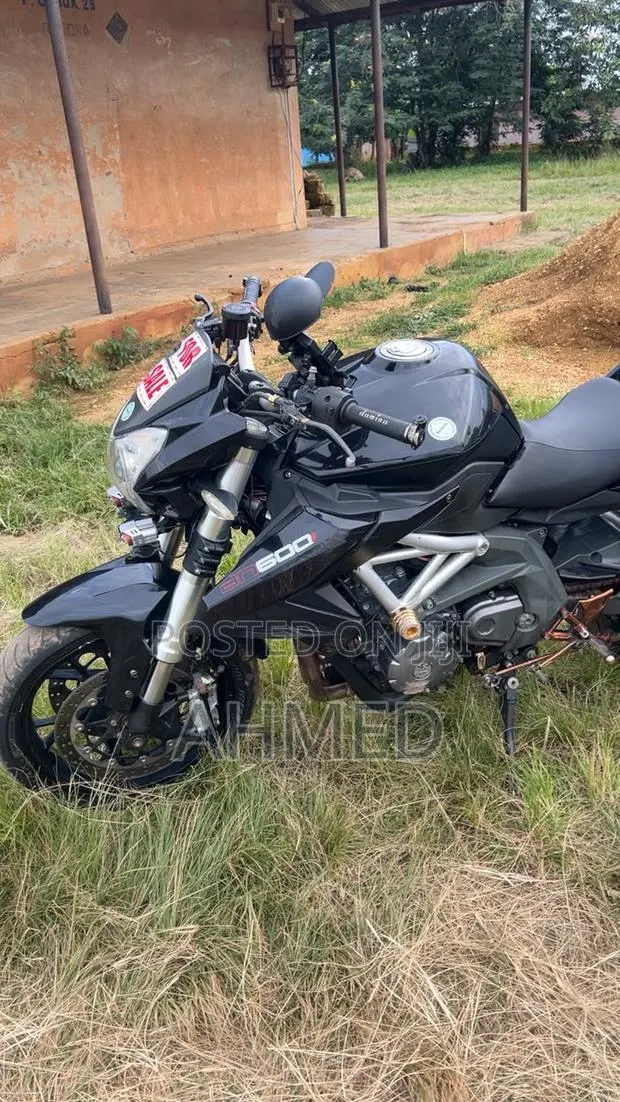 Benelli TNT 2017 Black · Photo 1