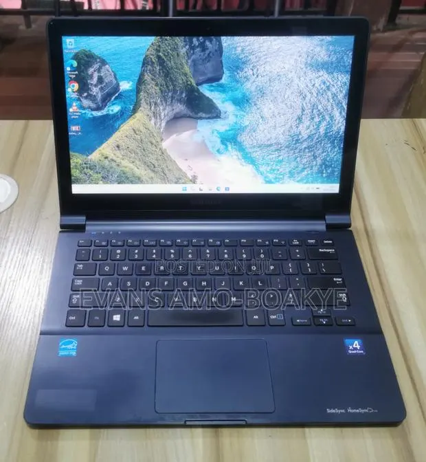 Laptop Samsung Ativ Book 9 Lite 4GB AMD SSD 128GB · Photo 1