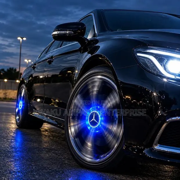 Mercedes Benz Premium LED Spinning Wheel Centre Cap · Photo 1