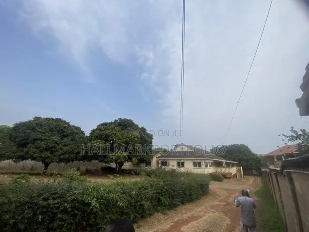 1.42 Acres for Sale Kanda · Photo 1